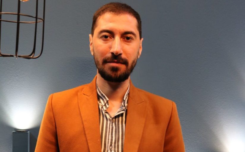 شهرستانی که مردمش پای «سرزمین شعر» می‌نشینند؛ می‌توان با شعر مردم را پای تلویزیون نشاند